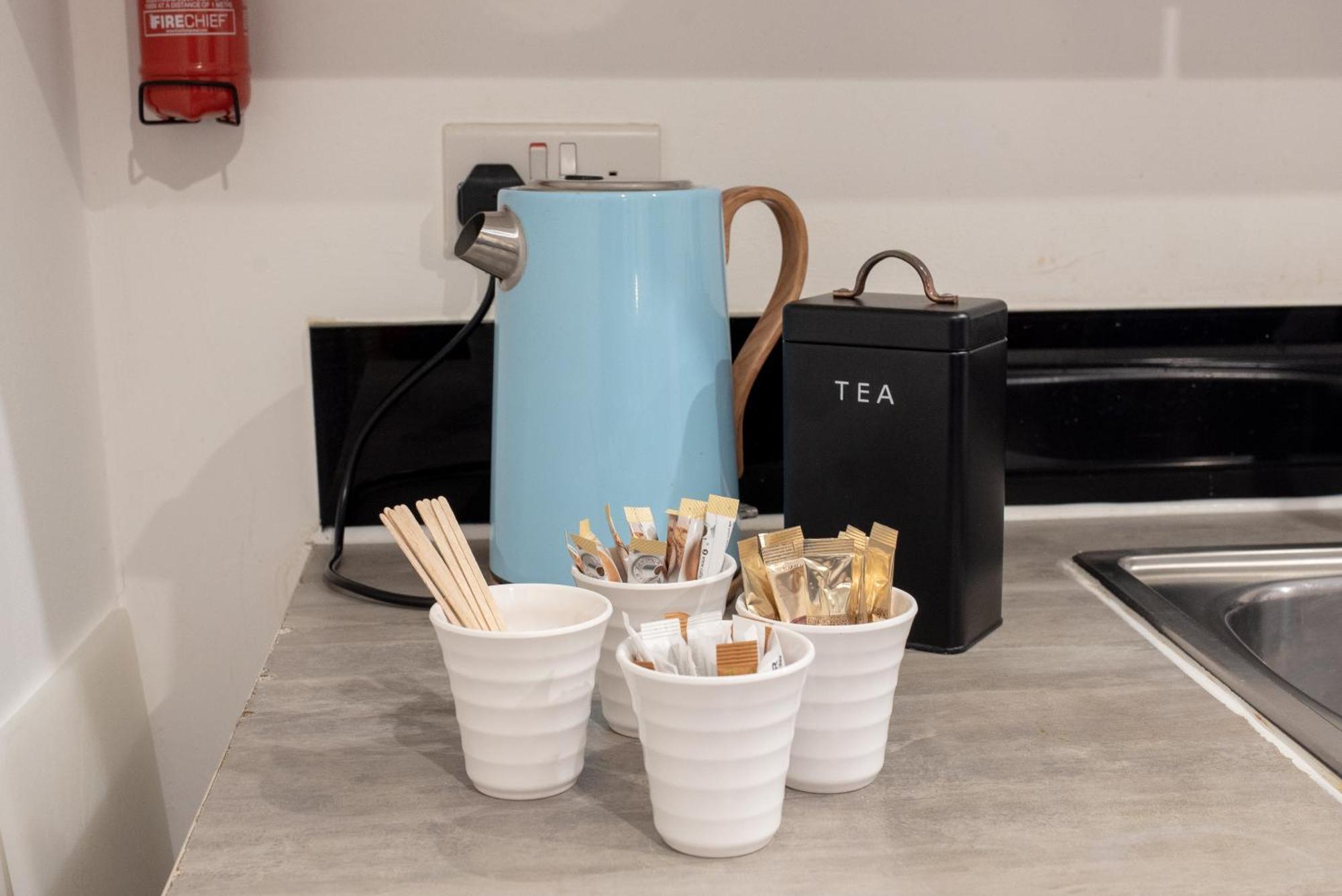 Spacious 1 Bed Apartment With Workspace, Coffee & Free Secure Parking 버밍엄 외부 사진