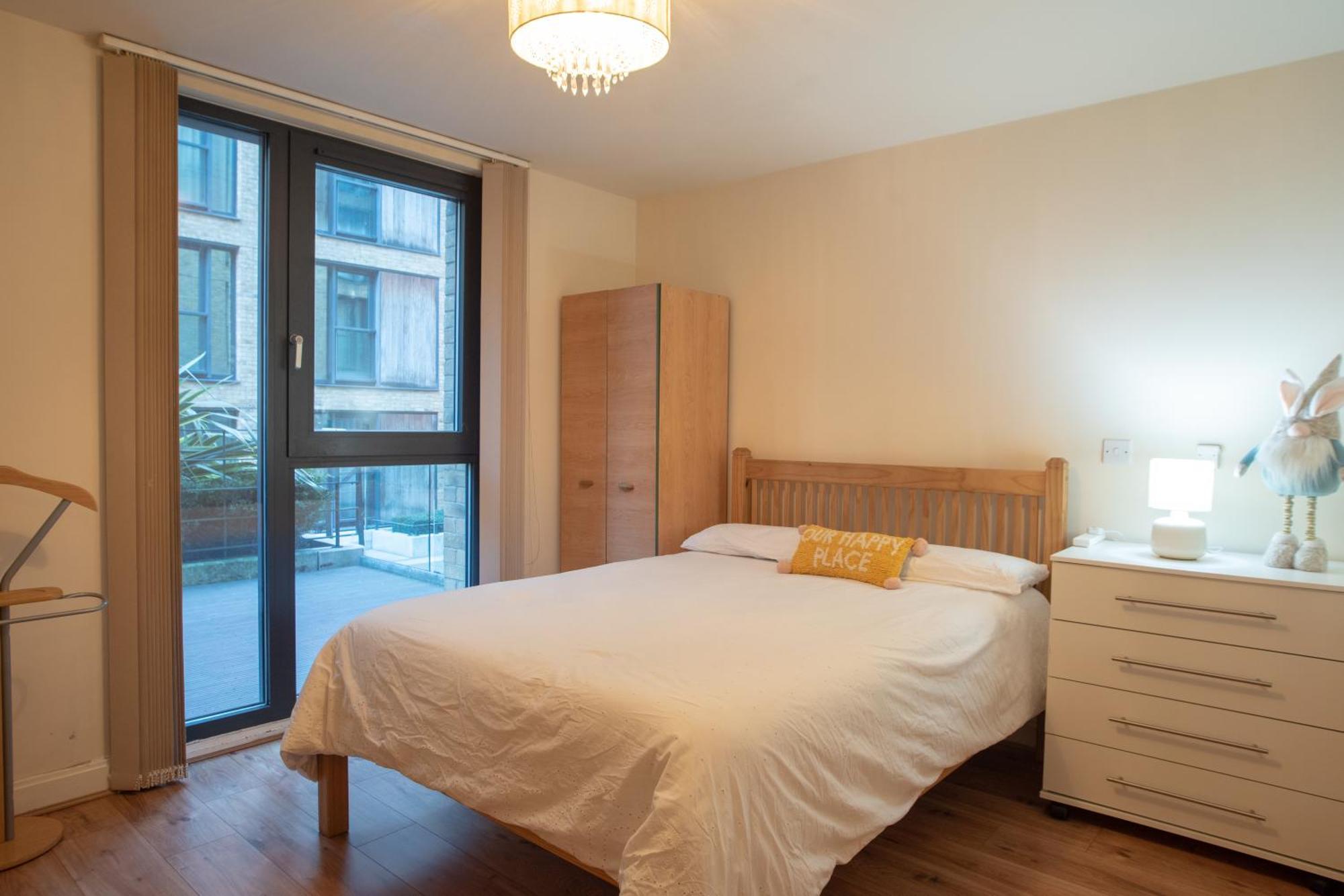 Spacious 1 Bed Apartment With Workspace, Coffee & Free Secure Parking 버밍엄 외부 사진