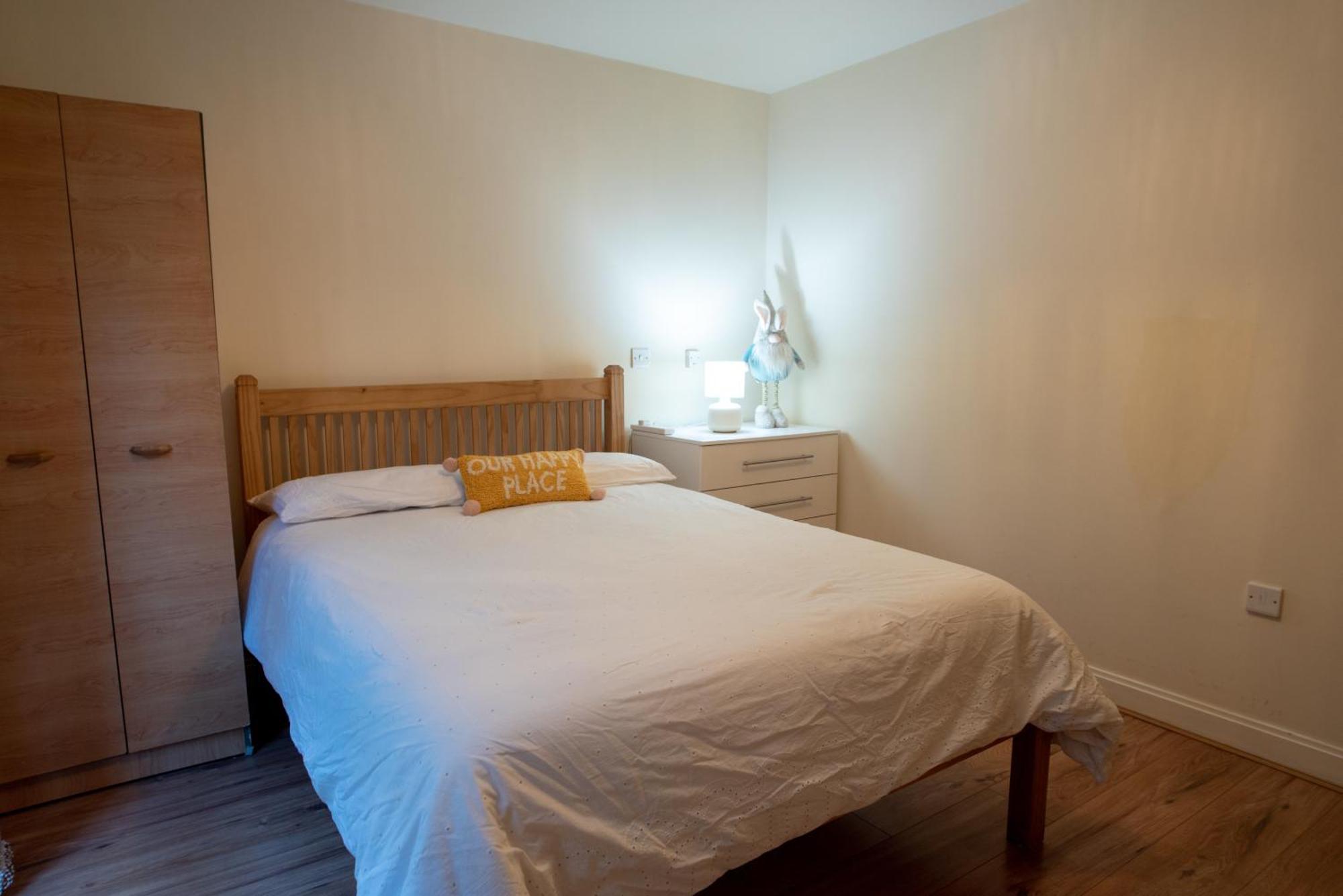 Spacious 1 Bed Apartment With Workspace, Coffee & Free Secure Parking 버밍엄 외부 사진