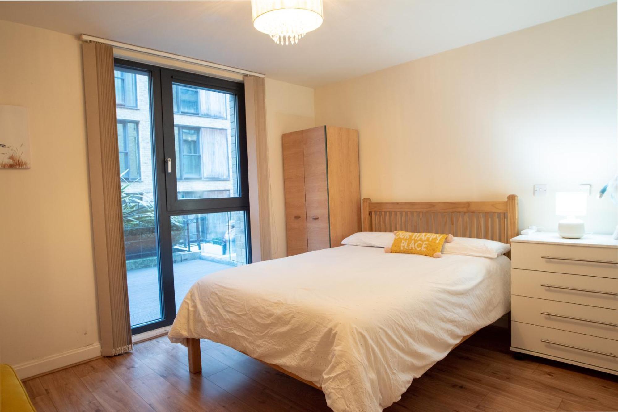Spacious 1 Bed Apartment With Workspace, Coffee & Free Secure Parking 버밍엄 외부 사진
