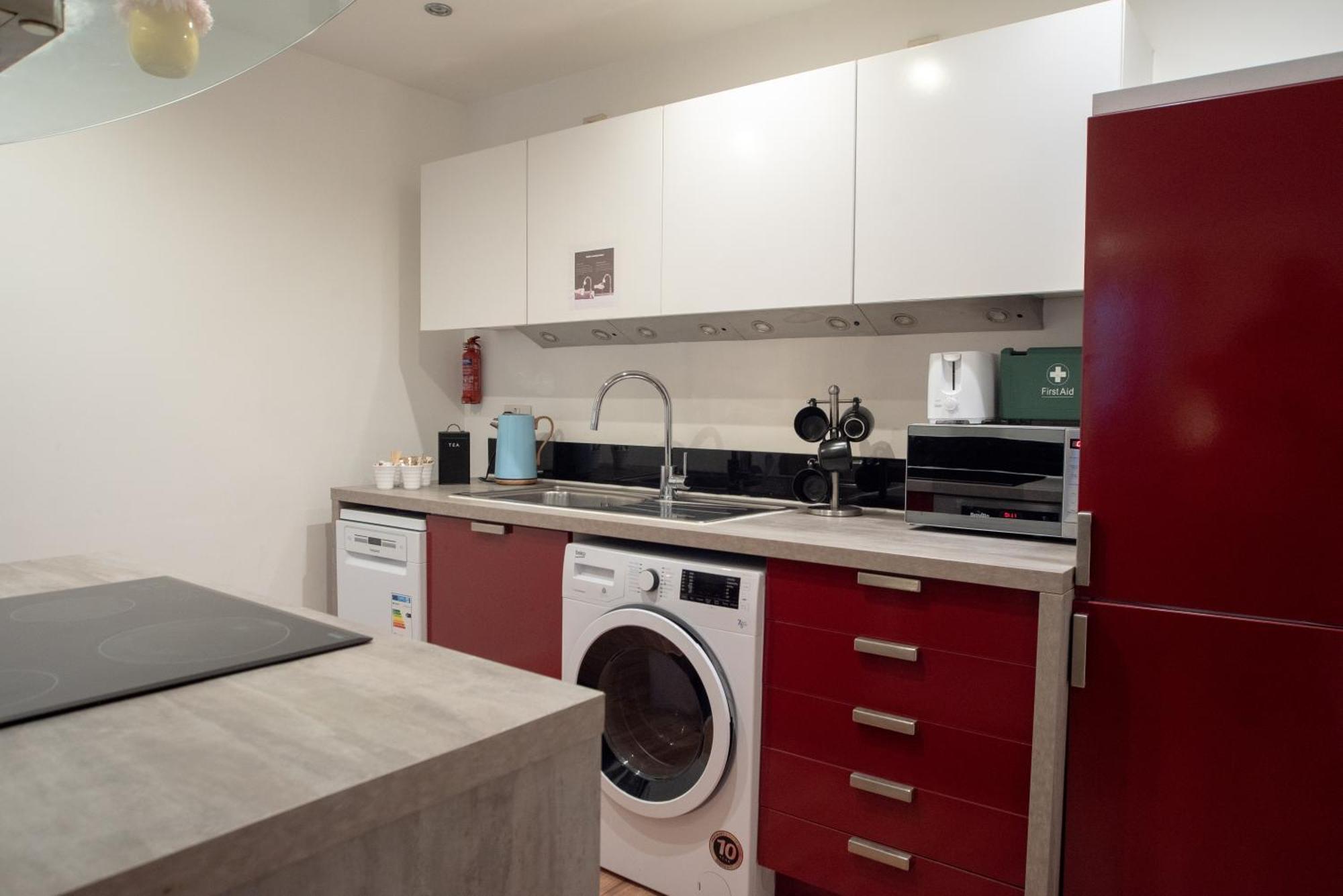 Spacious 1 Bed Apartment With Workspace, Coffee & Free Secure Parking 버밍엄 외부 사진