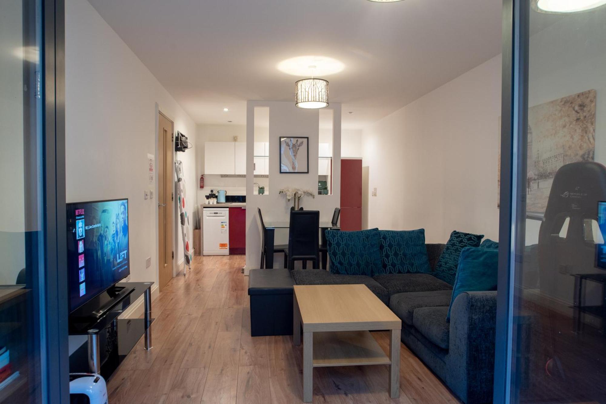 Spacious 1 Bed Apartment With Workspace, Coffee & Free Secure Parking 버밍엄 외부 사진